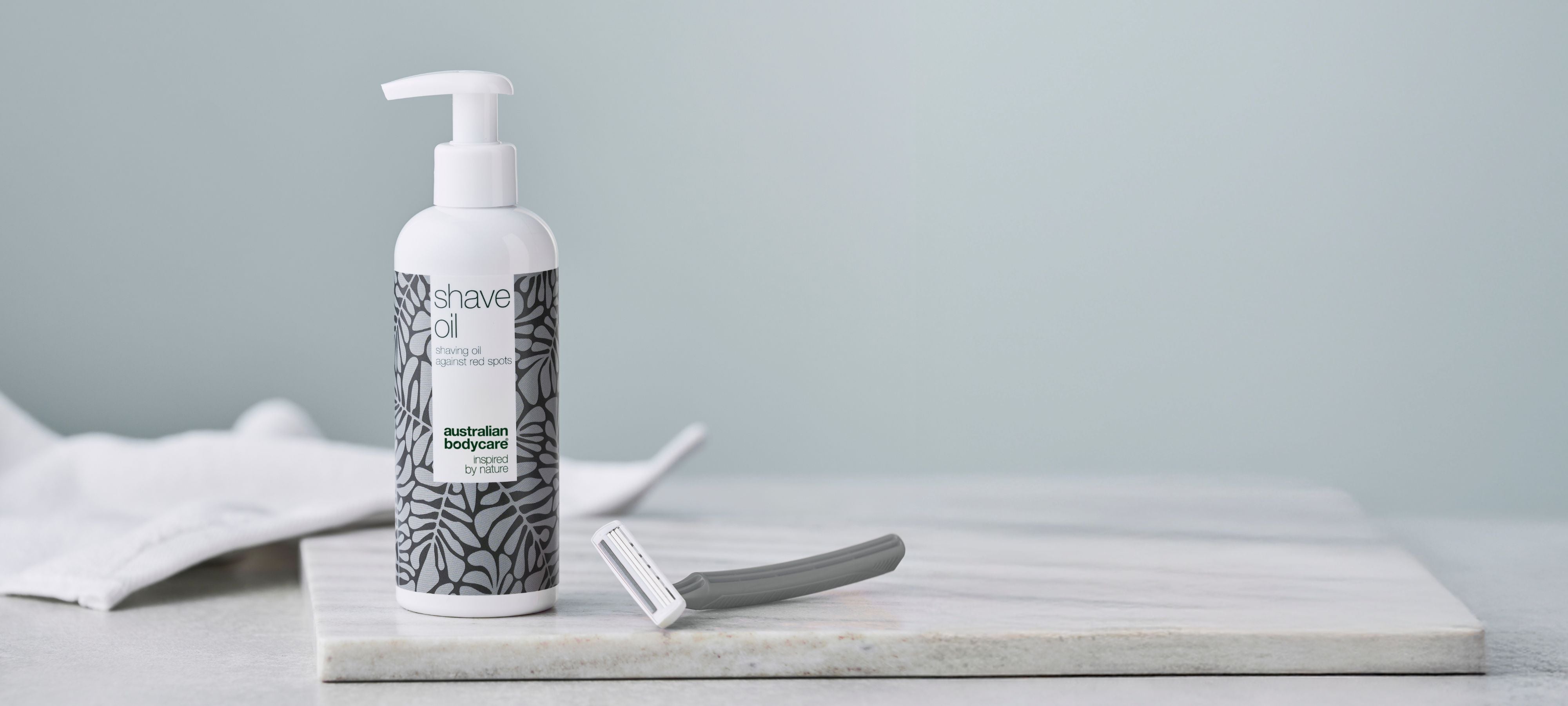 Holenie tela bez červených vyrážok, podráždenia a zarastených chĺpkov