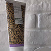 Video zobrazujúce Australian Bodycare Silver Shampoo a jeho fialovú textúru.